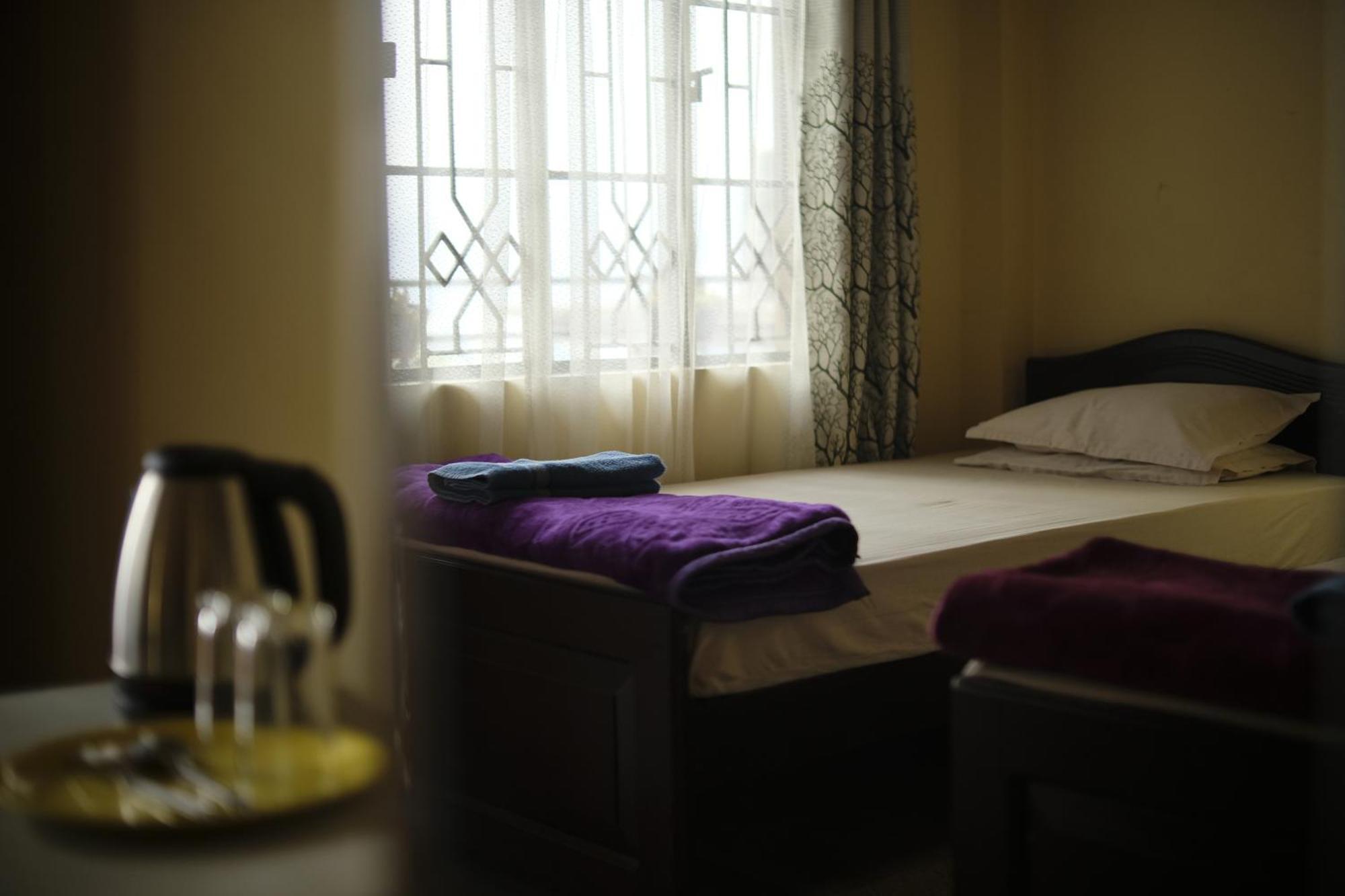 Cafe Sola Bnb Shillong Extérieur photo