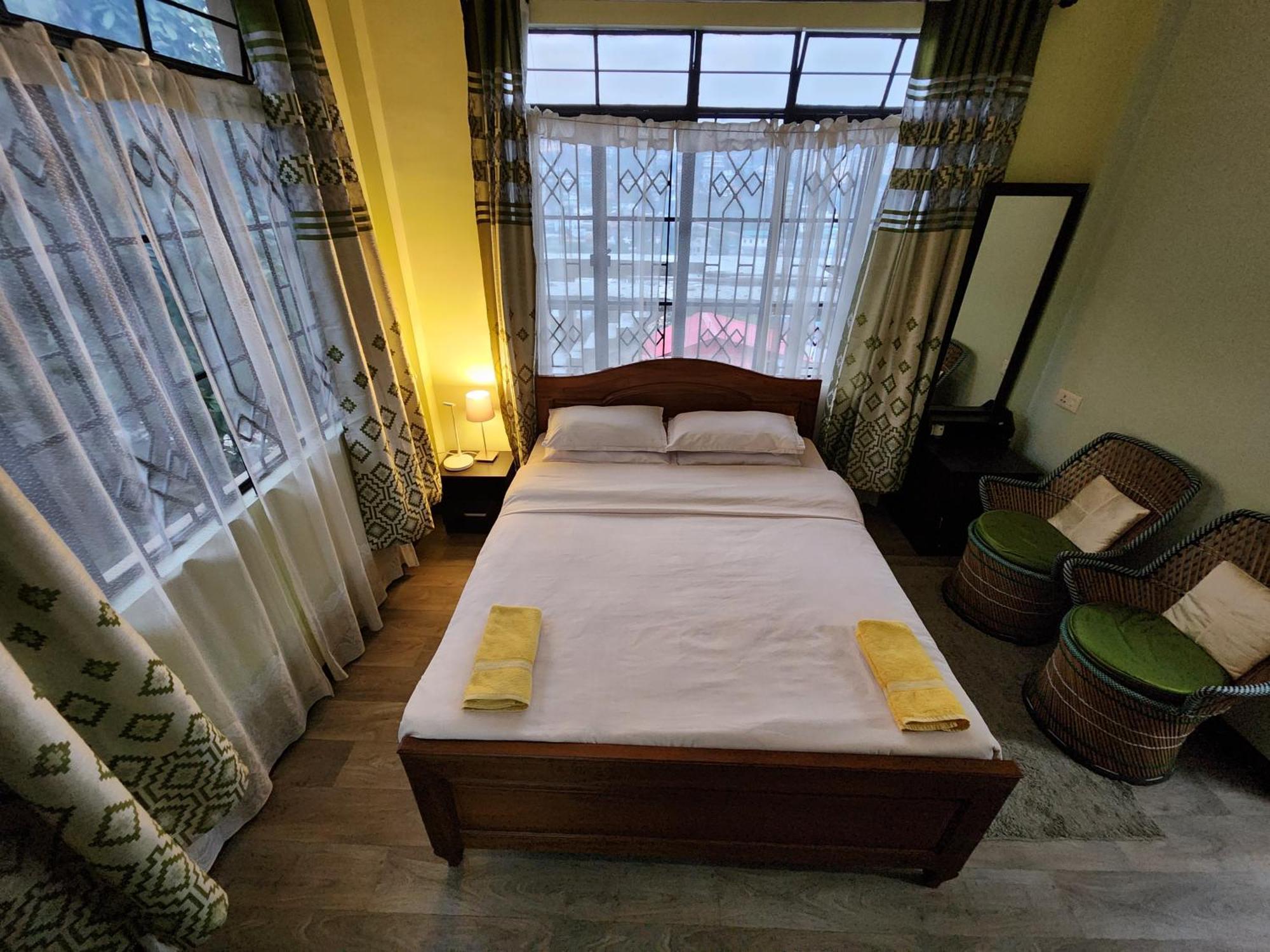 Cafe Sola Bnb Shillong Extérieur photo