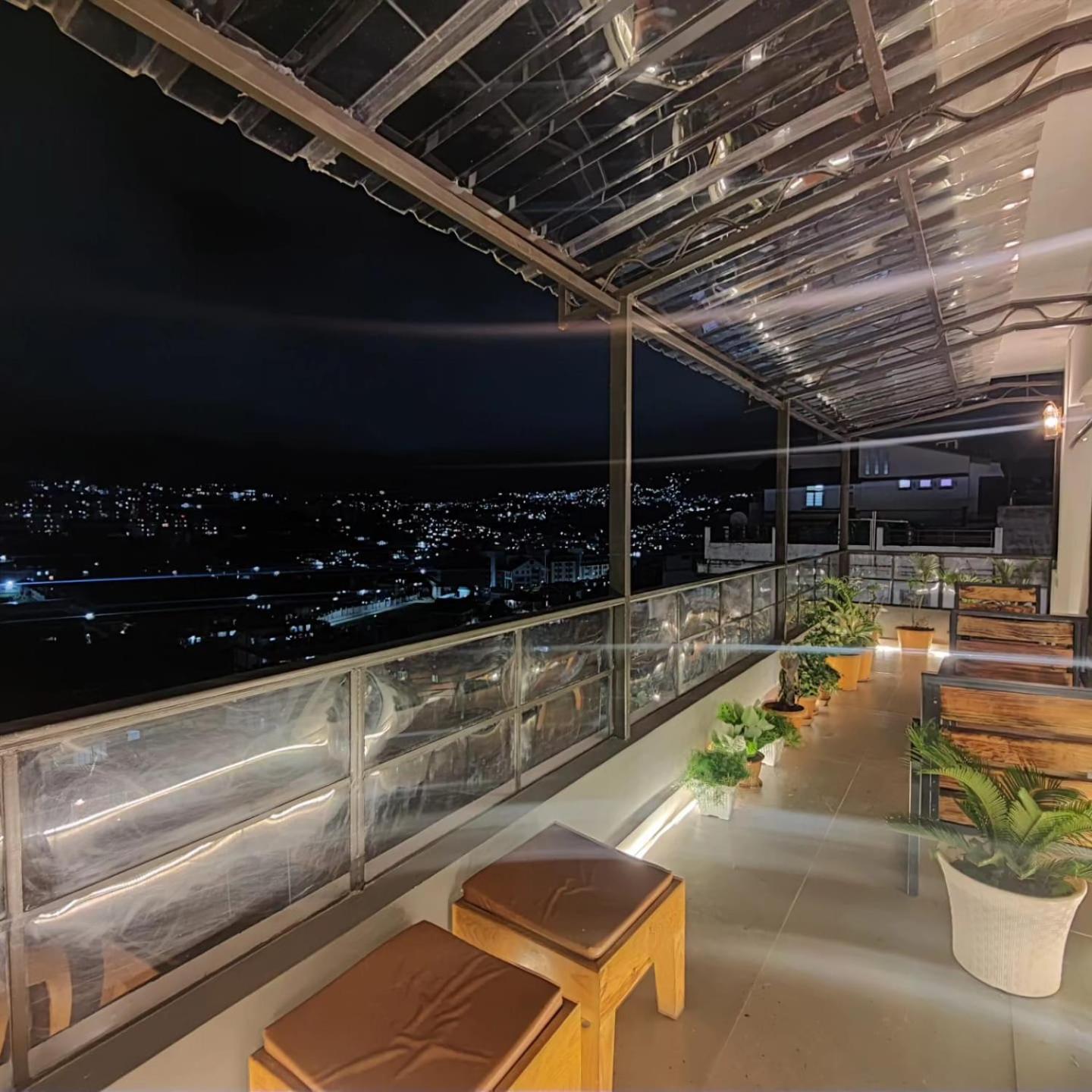 Cafe Sola Bnb Shillong Extérieur photo